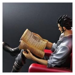 One Piece - Dracule Mihawk Premium Bandai Limited [One Piece Archive Collection] -Anime Heroes Tienda one piece dracule mihawk premium bandai limited one piece archive collection 1 2